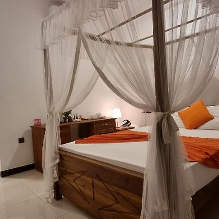 Bed and Breakfast Maduranga N Guest Мірісса Екстер'єр фото