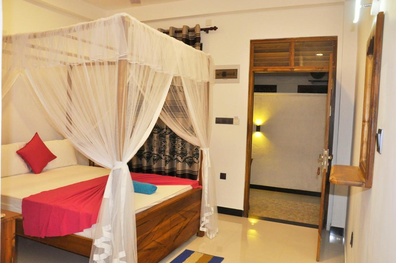 Bed and Breakfast Maduranga N Guest Мірісса Екстер'єр фото