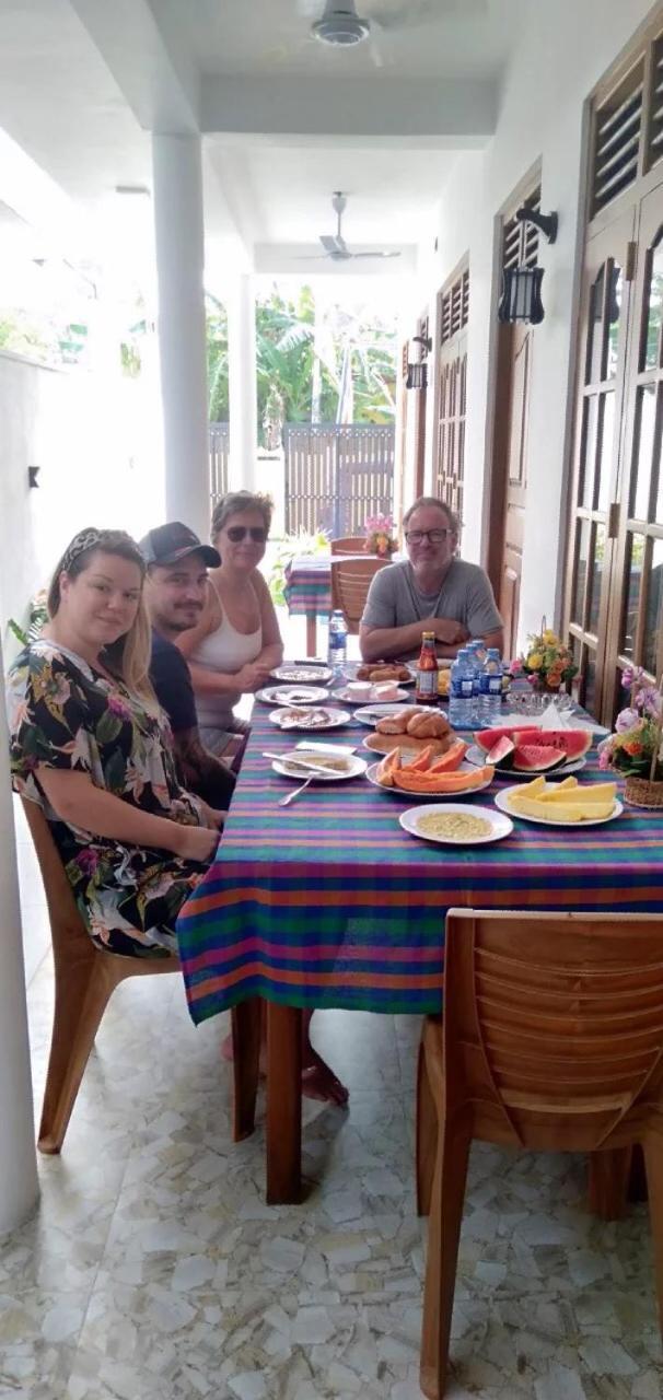 Bed and Breakfast Maduranga N Guest Мірісса Екстер'єр фото